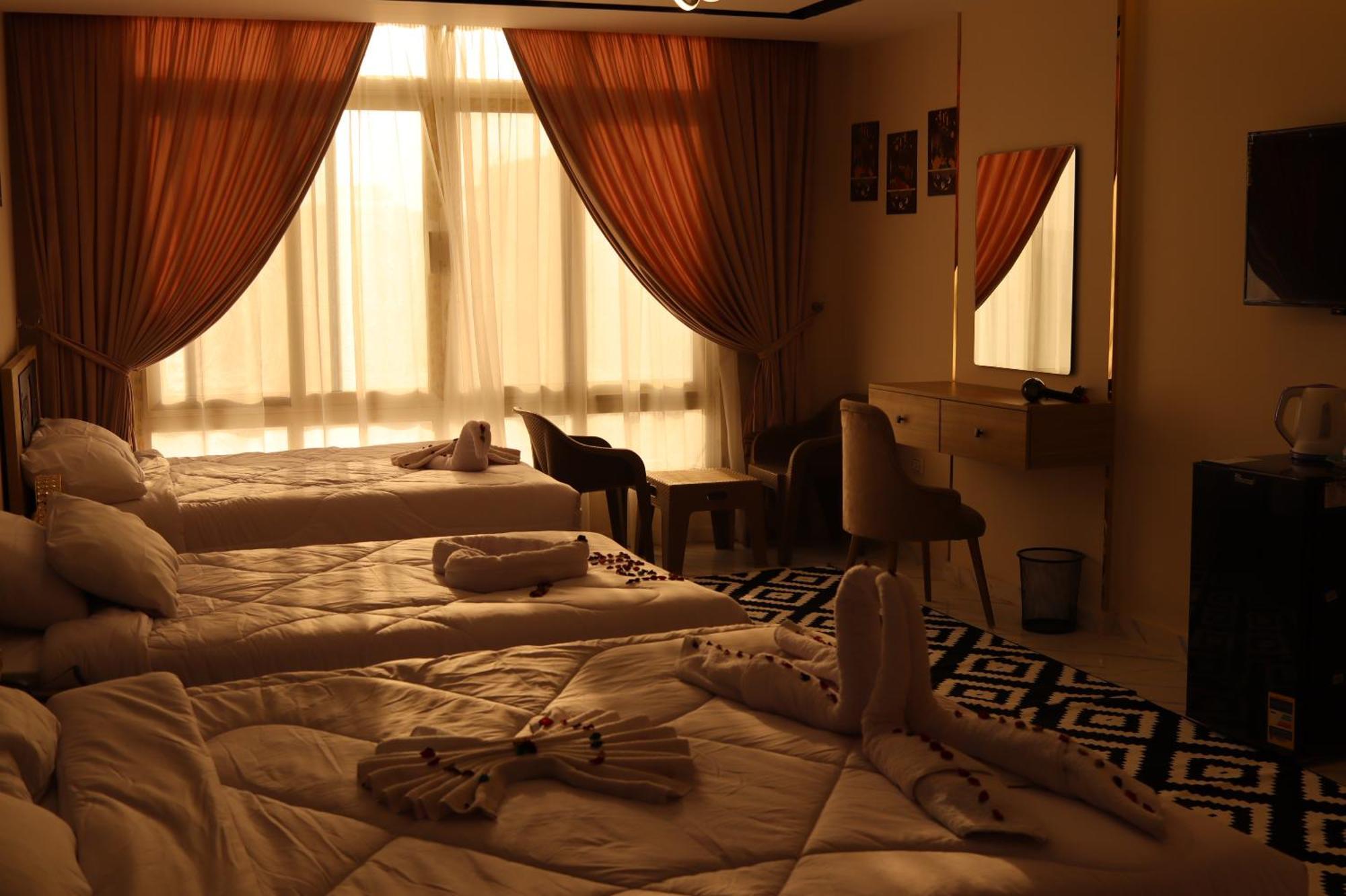 Energy Pyramids View Hostel Kafrat al Jabal Luaran gambar